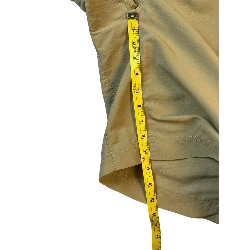 The North Face Men's Elastic Waist Khaki Nylon Outdoor Cargo Shorts  Size 40
